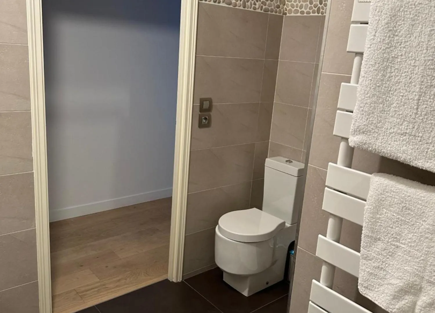 New Upscale 1 Bedroom Apartment Párizs