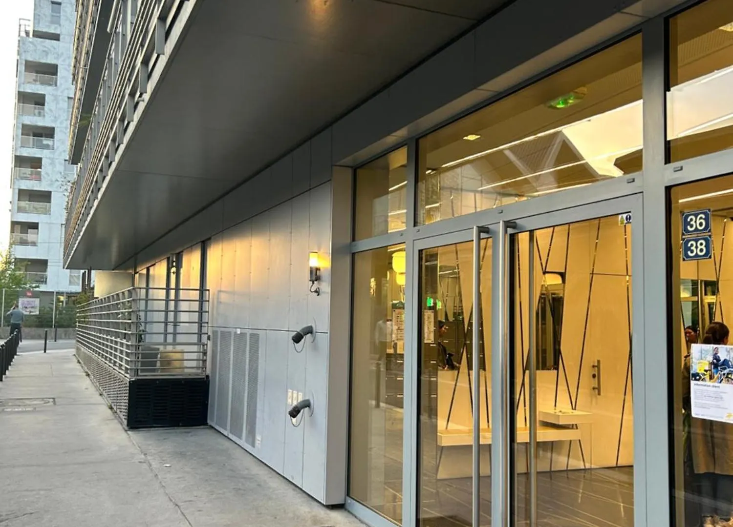 New Upscale 1 Bedroom Apartment Párizs